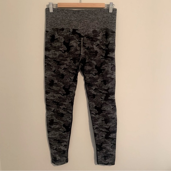 Camo Legging | Size L | Regular Length - Picture 5 of 6